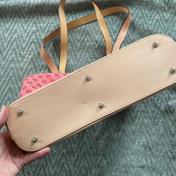 Dooney & Bourke Vintage Pink/Red Monogrammed Medium Shopper Purse Tote NWT - Picture 4 of 10